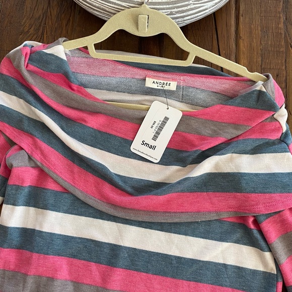 NWT Andree on or off shoulder striped top - Picture 2 of 2